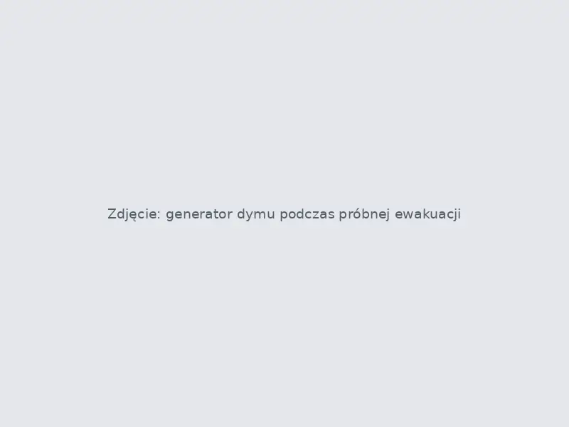 Generator dymu podczas próbnej ewakuacji budynku